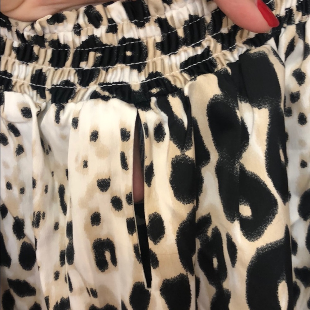 Bebe  Leopard 🐆 Romper - Picture 5 of 10